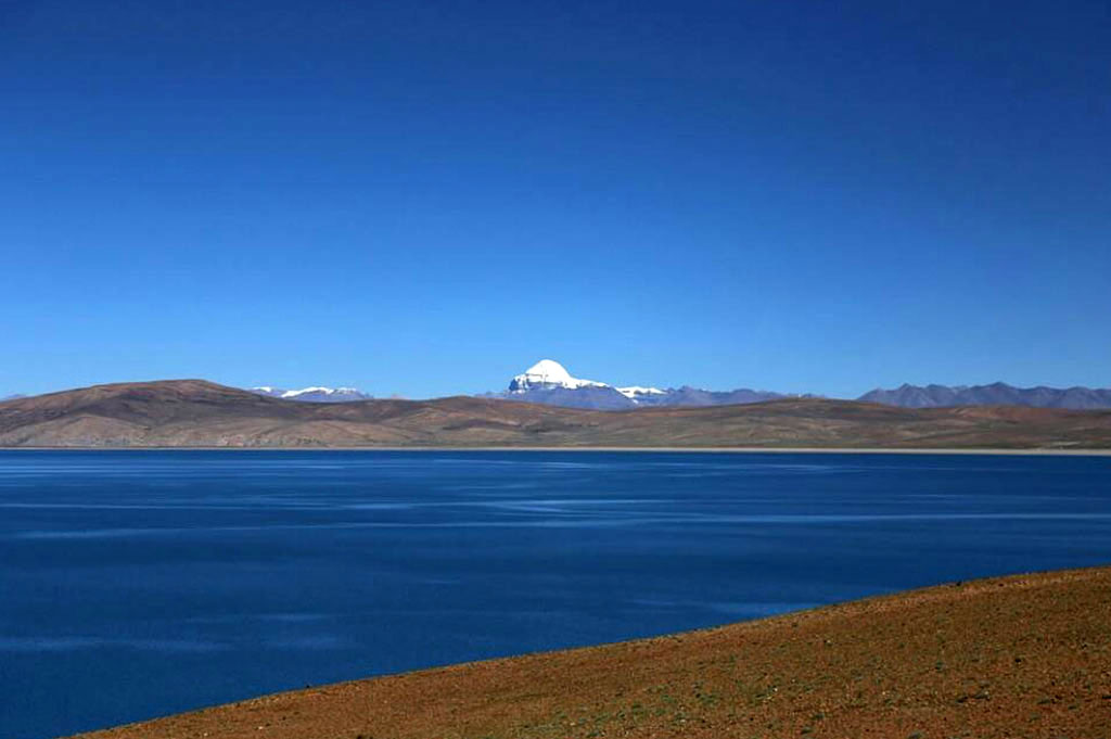 Lake Mapham Yumtso (Manasarovar) Lake Mapham Yumtso (Manasarovar)